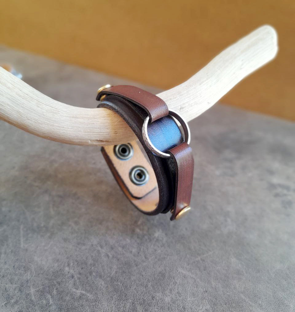 Leather Ring Holder Bracelet in dark brown and gold clasp (variation)