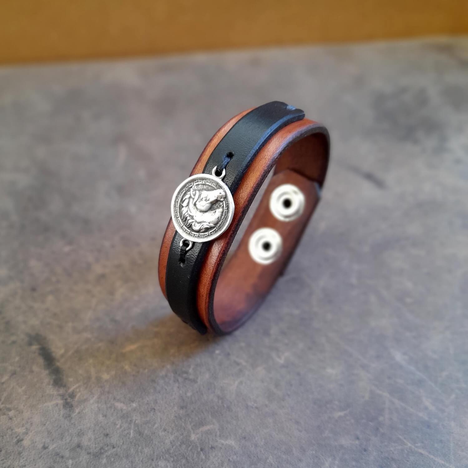 Sterling silver horse leather bracelet with detailed horse head pendant