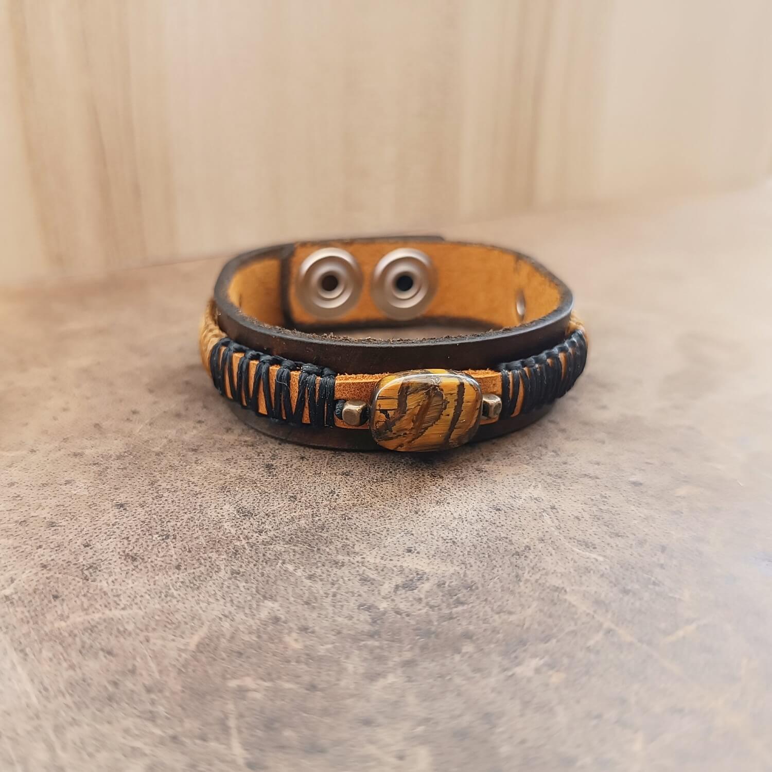 Black and brown leather bracelet with tiger's eye and black macrame