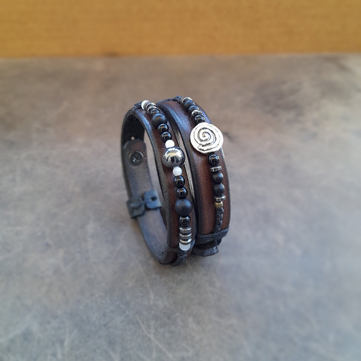 Ensemble de bracelets en cuir empilables avec perles semi-précieuses et perles