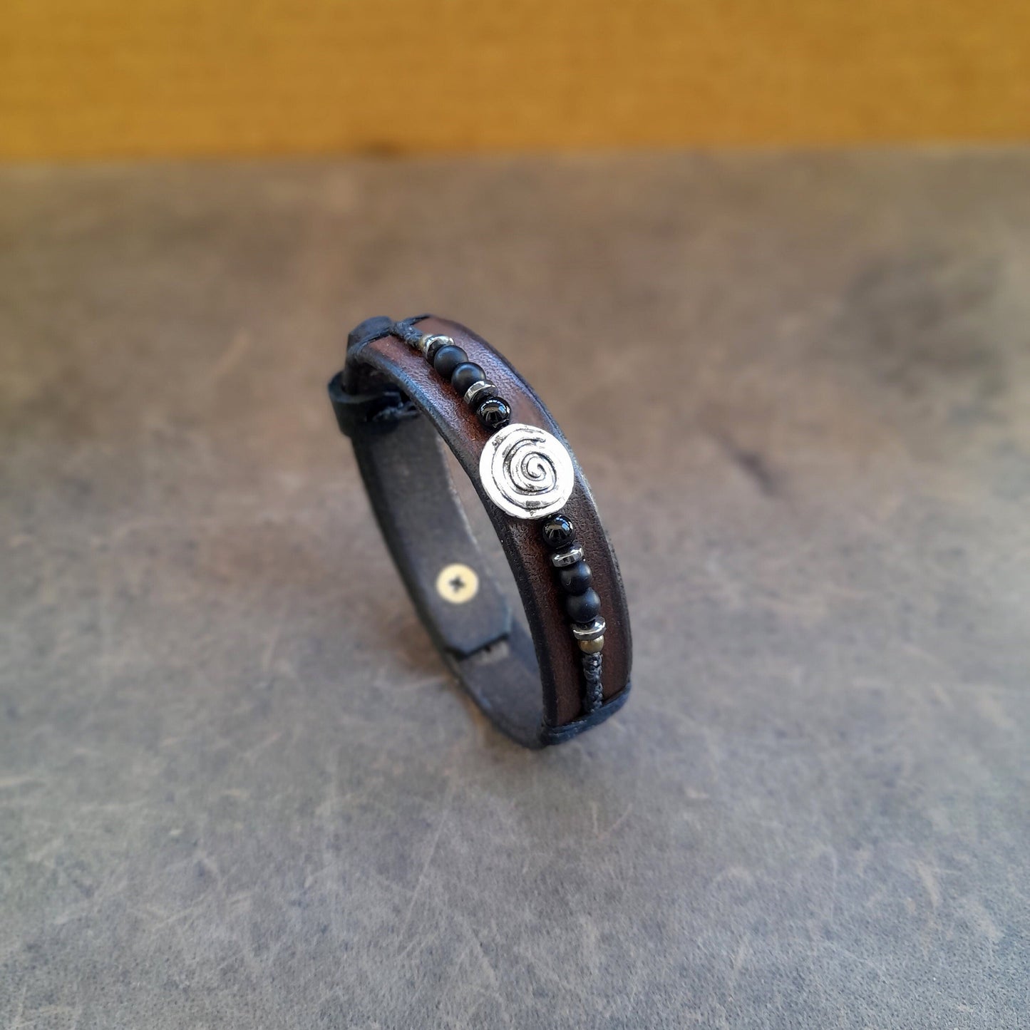 Ensemble de bracelets en cuir empilables avec perles semi-précieuses et perles