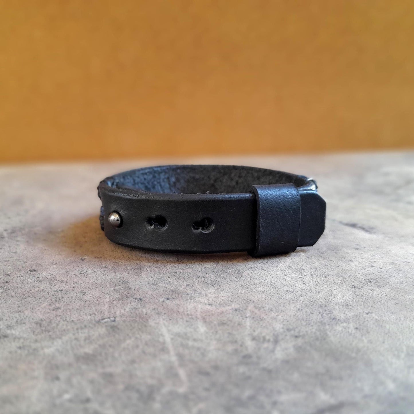 Bracelet en cuir noir pour homme avec perles semi-précieuses