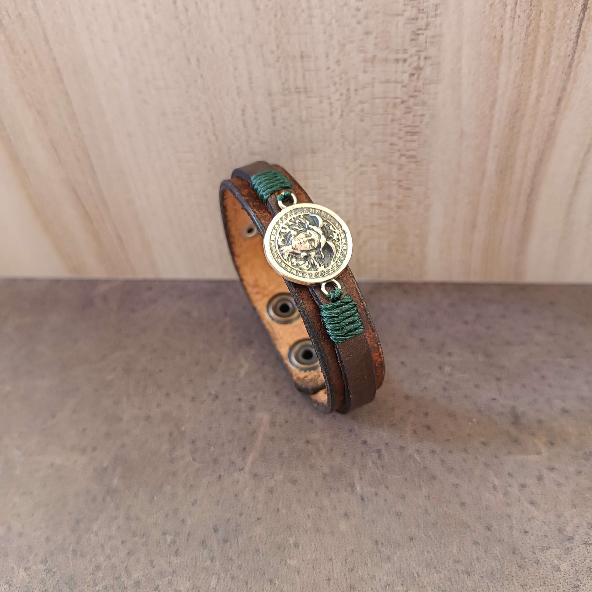 close up of the medusa pendant