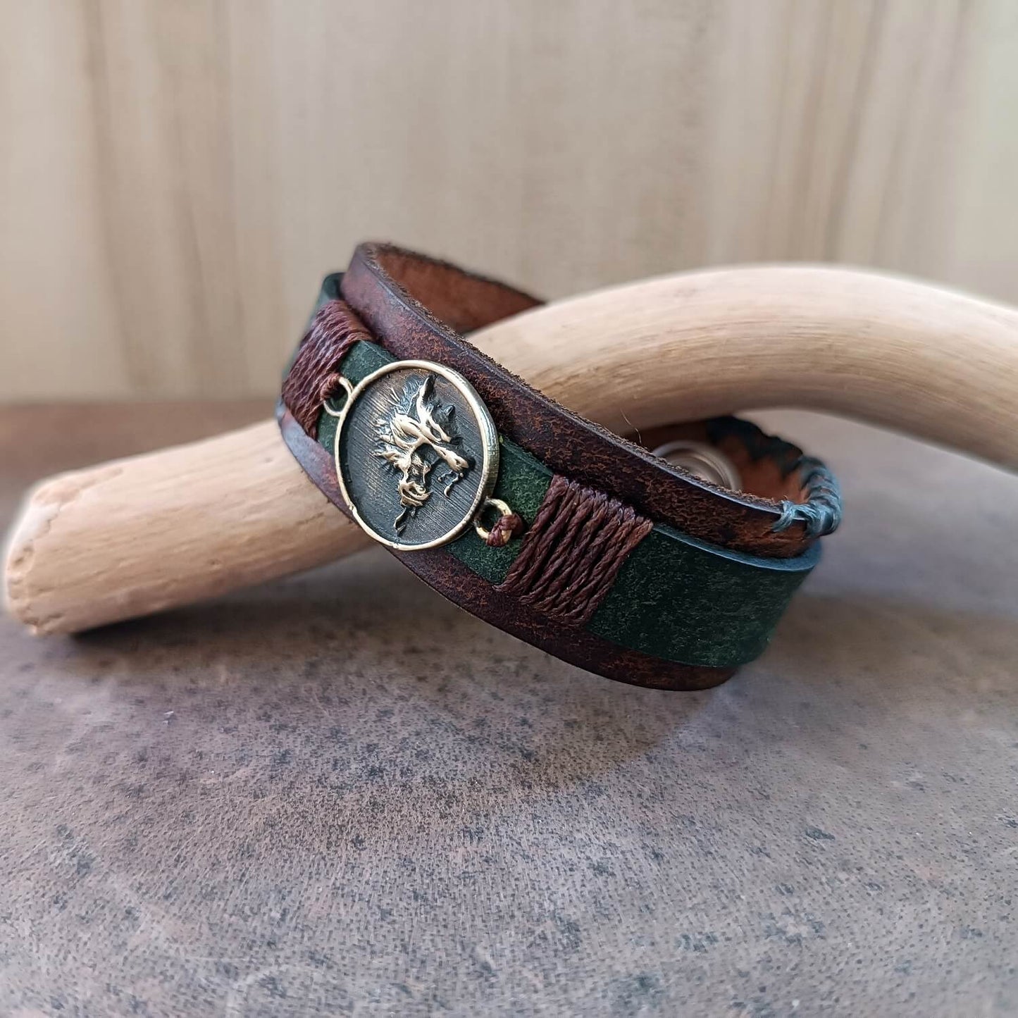 Growling Wolf Bracelet in weathered Brown and khaki