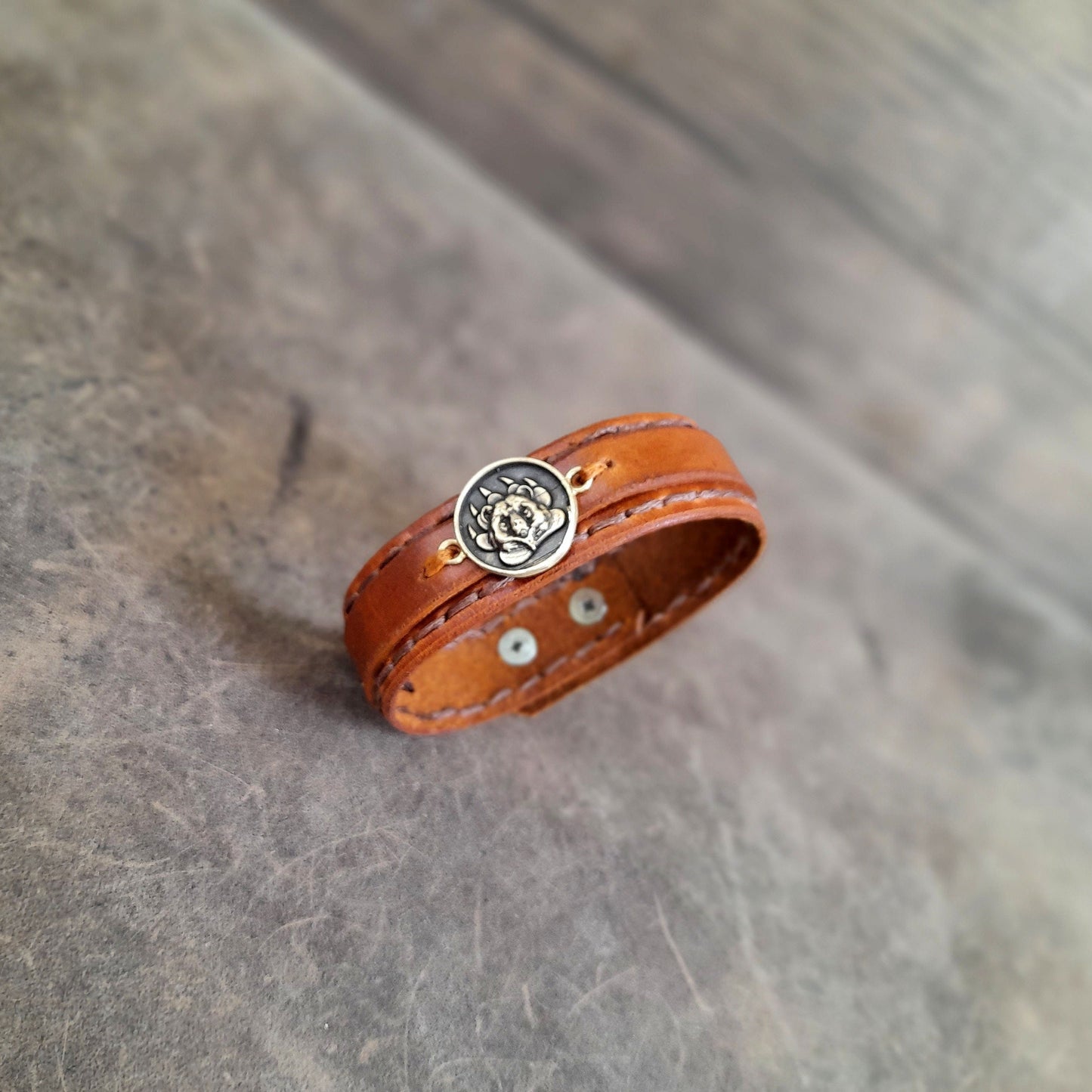 Minimalist Grizzly Bear Leather Bracelet