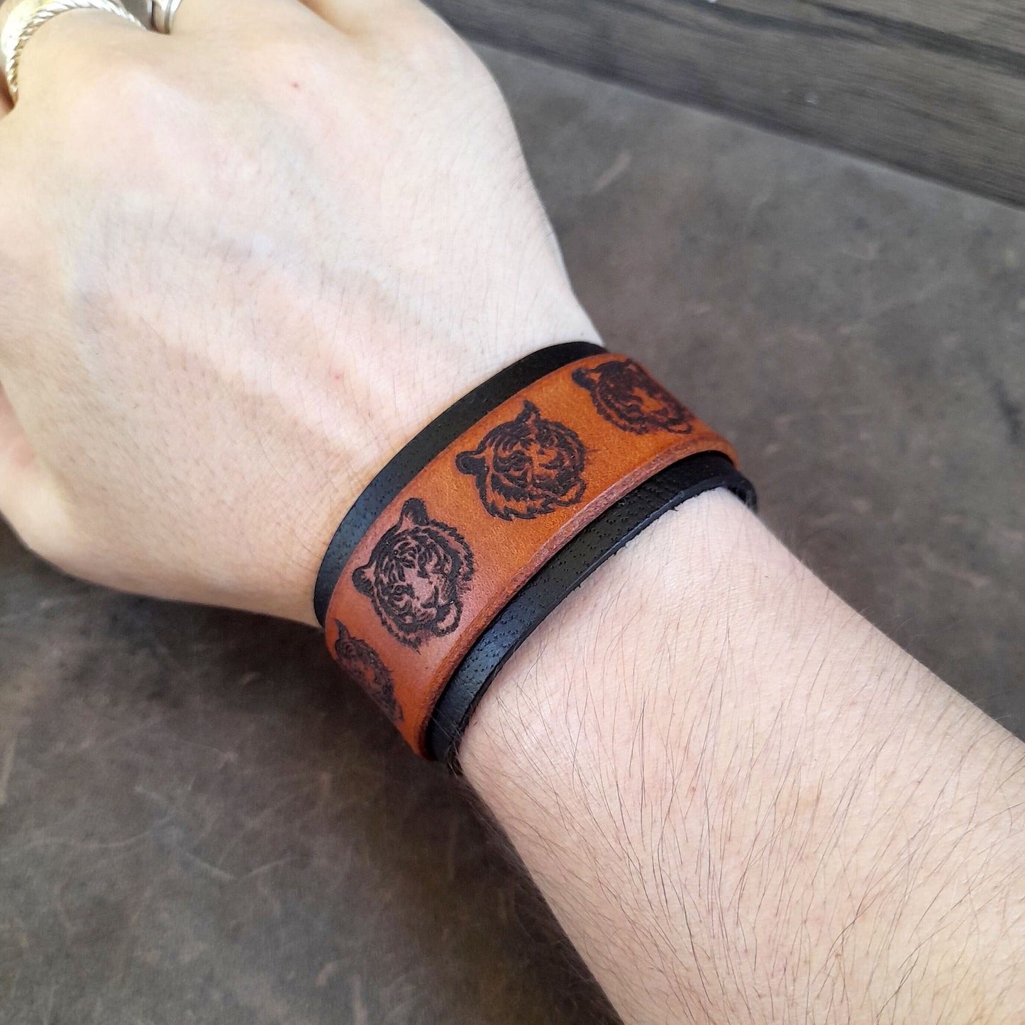 Unisex Tiger Leather Bracelet