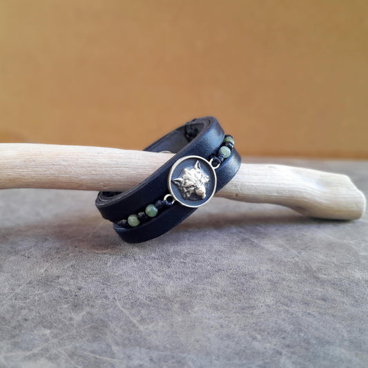 Bracelet en cuir noir avec pendentif loup solitaire et onyx